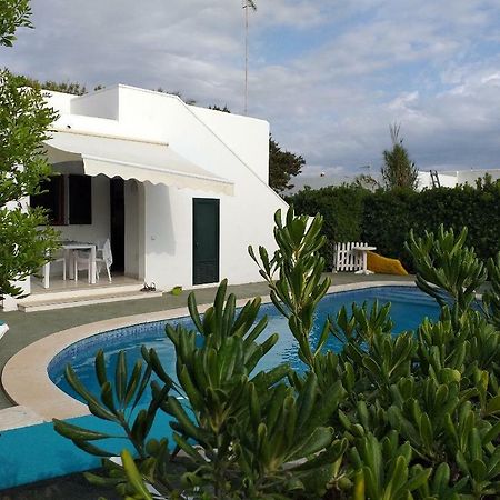 Apartamentos Delfines Cala Blanca  Buitenkant foto