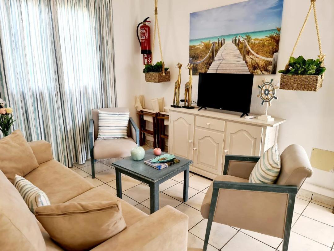 Apartamentos Delfines Cala Blanca  Buitenkant foto