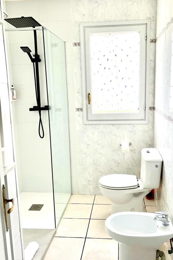 Apartamentos Delfines Cala Blanca  Buitenkant foto