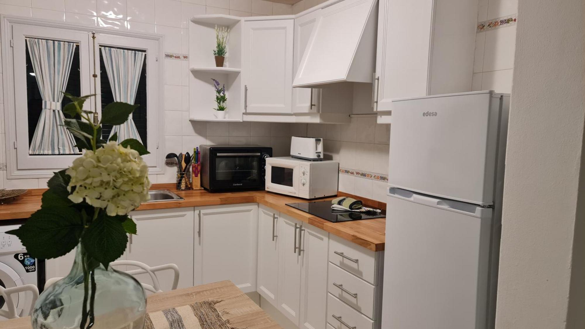 Apartamentos Delfines Cala Blanca  Buitenkant foto