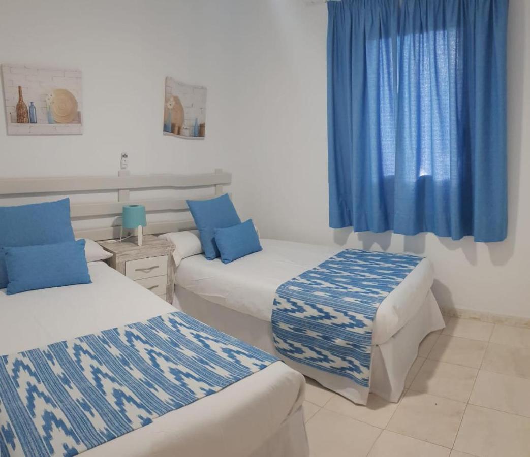 Apartamentos Delfines Cala Blanca  Buitenkant foto